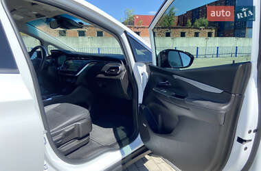 Хэтчбек Chevrolet Bolt EV 2022 в 