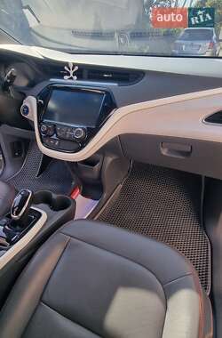 Хэтчбек Chevrolet Bolt EV 2019 в 