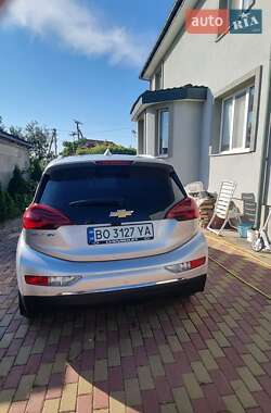 Хэтчбек Chevrolet Bolt EV 2019 в 