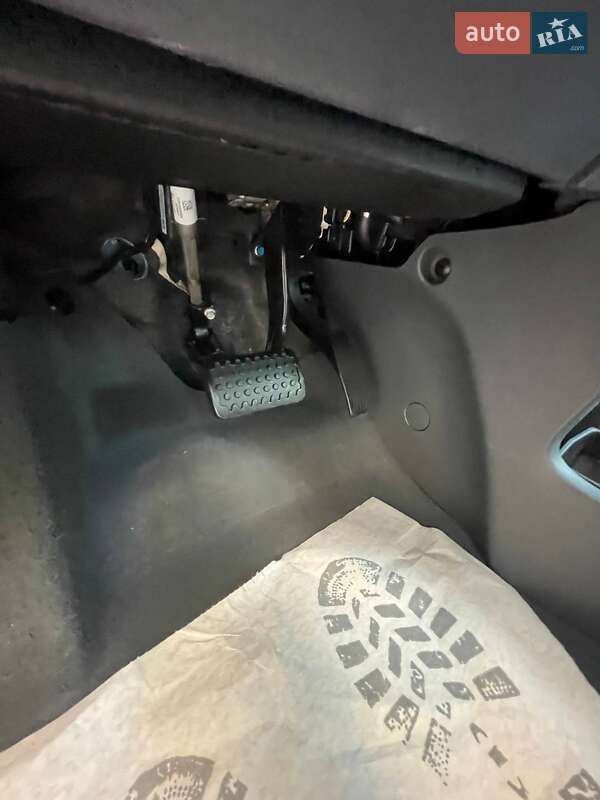 Хэтчбек Chevrolet Bolt EV 2020 в Киеве