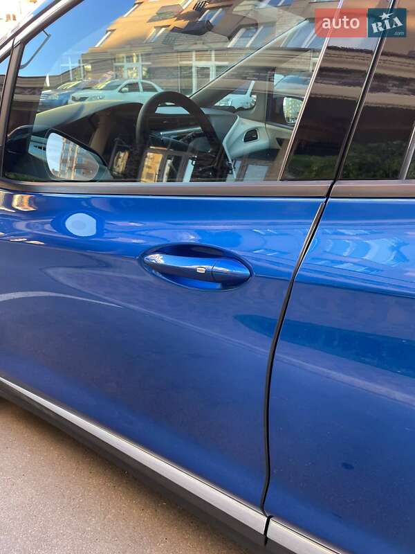 Хэтчбек Chevrolet Bolt EV 2020 в Киеве