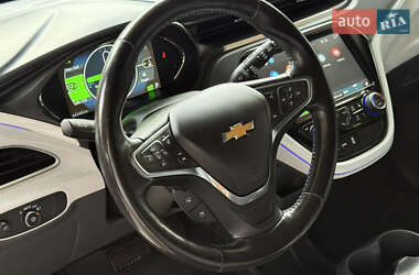 Хэтчбек Chevrolet Bolt EV 2018 в 