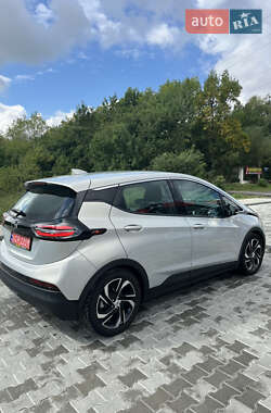Хэтчбек Chevrolet Bolt EV 2023 в 