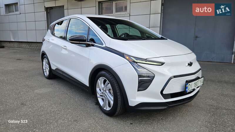Хэтчбек Chevrolet Bolt EV 2021 в 