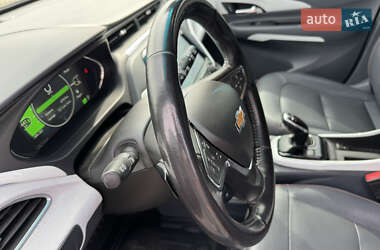 Хэтчбек Chevrolet Bolt EV 2021 в 