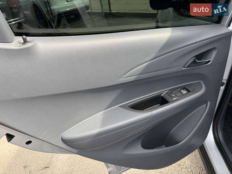 Хетчбек Chevrolet Bolt EV 2021 в Києві фото 33 Хетчбек Chevrolet Bolt EV 2021 в Києві
