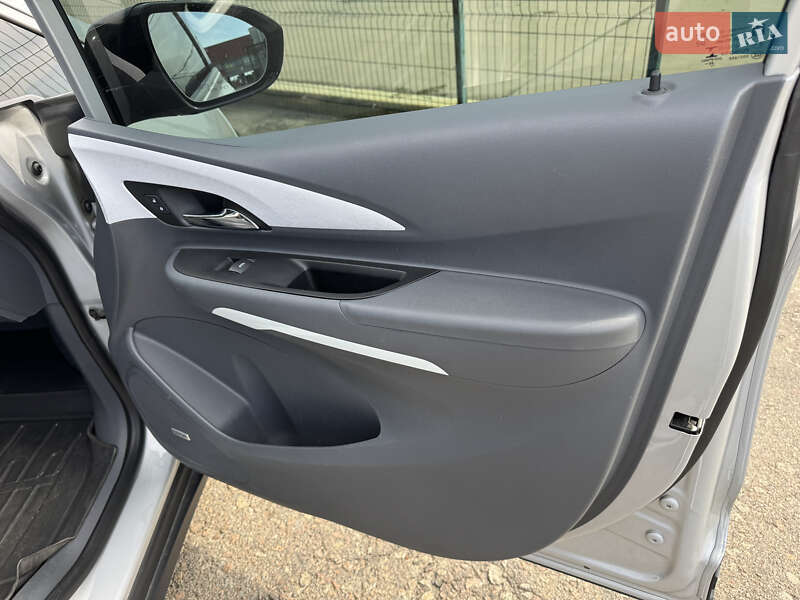 Хетчбек Chevrolet Bolt EV 2021 в Києві фото 41 Хетчбек Chevrolet Bolt EV 2021 в Києві