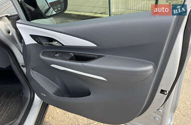 Хэтчбек Chevrolet Bolt EV 2021 в 