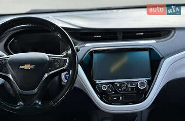 Хэтчбек Chevrolet Bolt EV 2018 в 