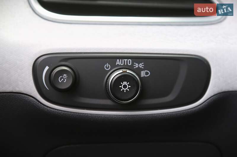 Хетчбек Chevrolet Bolt EV 2020 в Києві фото 23 Хетчбек Chevrolet Bolt EV 2020 в Києві