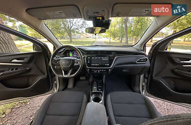 Хэтчбек Chevrolet Bolt EV 2023 в 