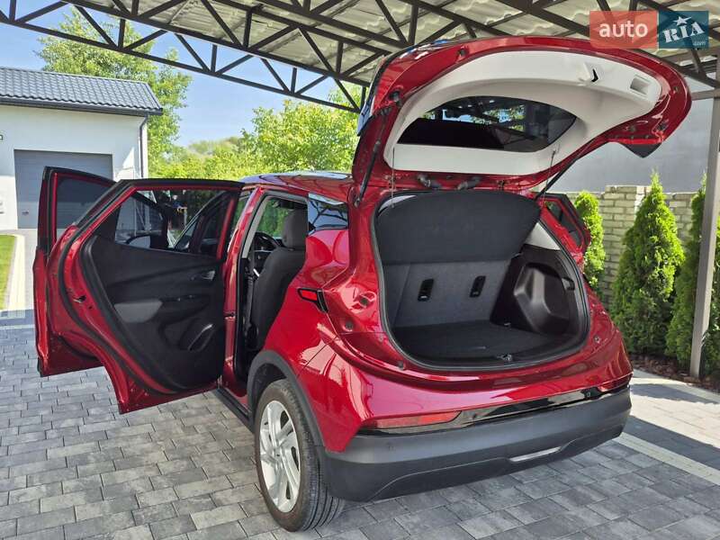 Хэтчбек Chevrolet Bolt EV 2023 в Львове