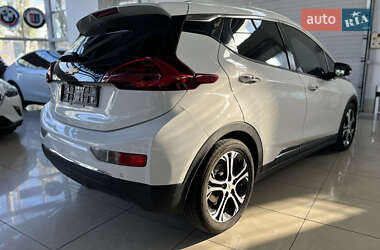 Хэтчбек Chevrolet Bolt EV 2017 в 