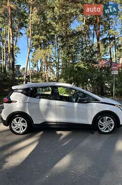 Хэтчбек Chevrolet Bolt EV 2022 в 