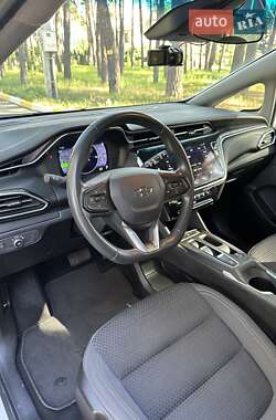 Хэтчбек Chevrolet Bolt EV 2022 в 