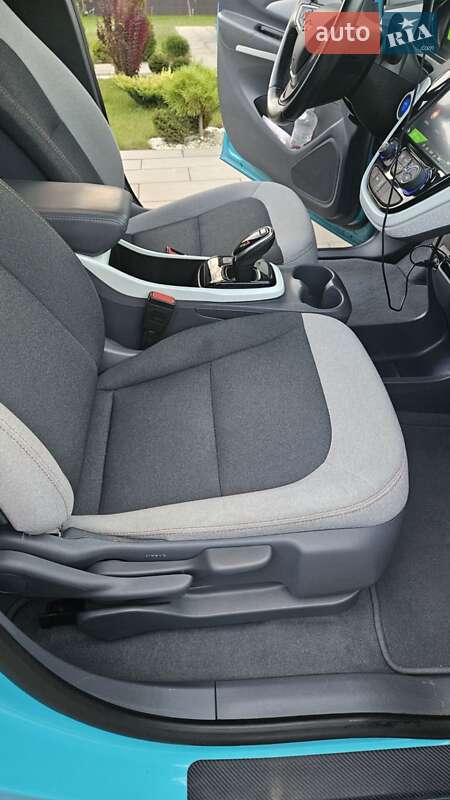 Хетчбек Chevrolet Bolt EV 2020 в Києві фото 23 Хетчбек Chevrolet Bolt EV 2020 в Києві