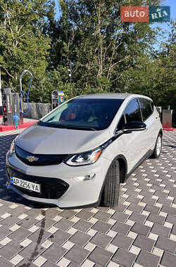 Хэтчбек Chevrolet Bolt EV 2018 в 