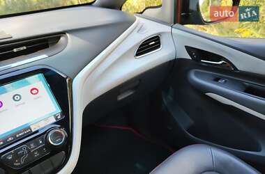 Хэтчбек Chevrolet Bolt EV 2017 в 