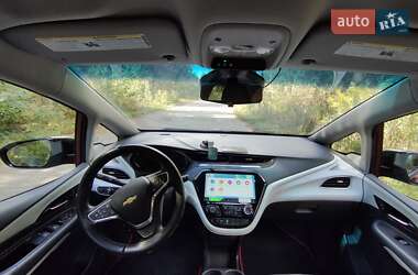 Хэтчбек Chevrolet Bolt EV 2017 в 