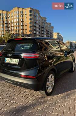 Хэтчбек Chevrolet Bolt EV 2022 в 