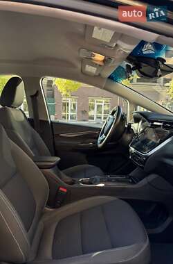 Хэтчбек Chevrolet Bolt EV 2022 в 