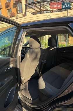 Хэтчбек Chevrolet Bolt EV 2022 в 