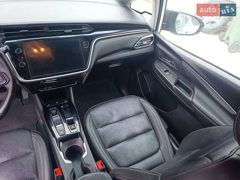 Хэтчбек Chevrolet Bolt EV 2023 в Киеве