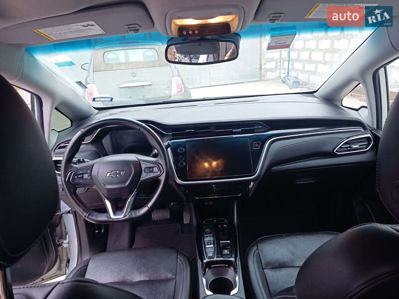Хэтчбек Chevrolet Bolt EV 2023 в Киеве