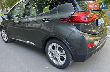 Хэтчбек Chevrolet Bolt EV 2018 в 