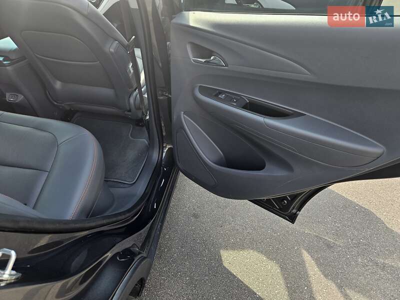 Хэтчбек Chevrolet Bolt EV 2018 в Киеве фото 10 Хэтчбек Chevrolet Bolt EV 2018 в Киеве