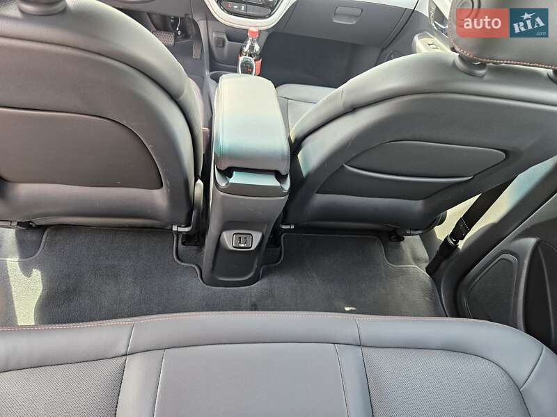 Хэтчбек Chevrolet Bolt EV 2018 в Киеве фото 33 Хэтчбек Chevrolet Bolt EV 2018 в Киеве