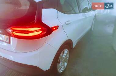 Хэтчбек Chevrolet Bolt EV 2022 в 
