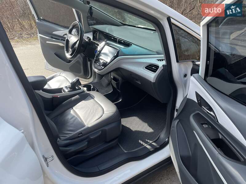Хэтчбек Chevrolet Bolt EV 2017 в Полтаве