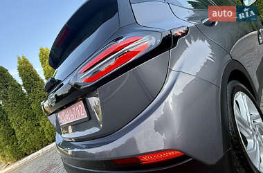Хэтчбек Chevrolet Bolt EV 2022 в 