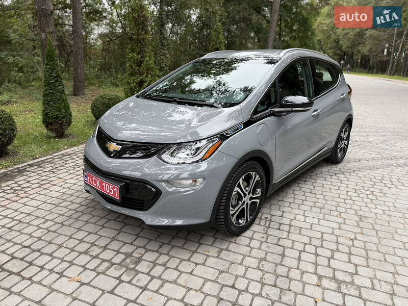 Хэтчбек Chevrolet Bolt EV 2019 в 