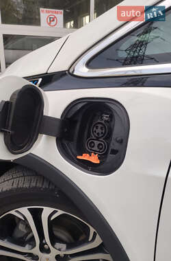 Хэтчбек Chevrolet Bolt EV 2018 в 