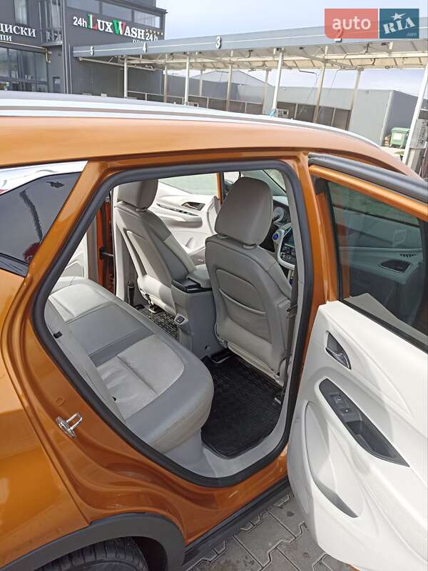 Хэтчбек Chevrolet Bolt EV 2016 в Львове