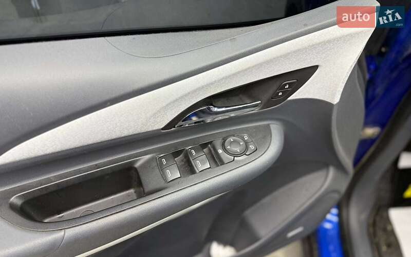 Хэтчбек Chevrolet Bolt EV 2020 в Черновцах