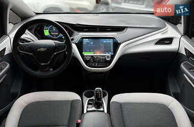 Хэтчбек Chevrolet Bolt EV 2017 в 