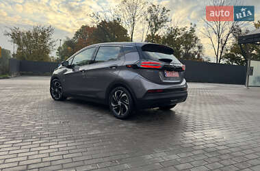 Хэтчбек Chevrolet Bolt EV 2022 в 
