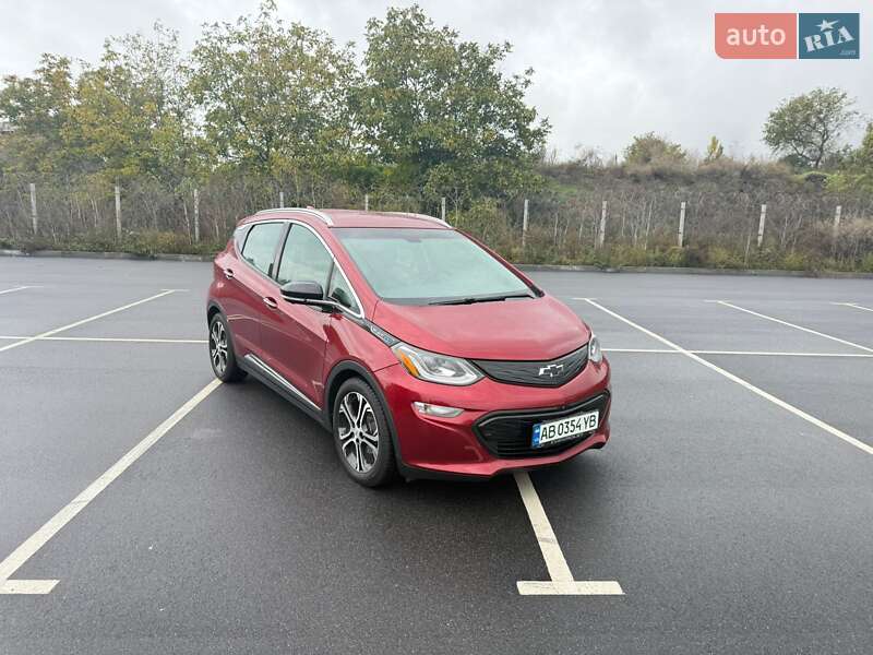 Хэтчбек Chevrolet Bolt EV 2020 в 