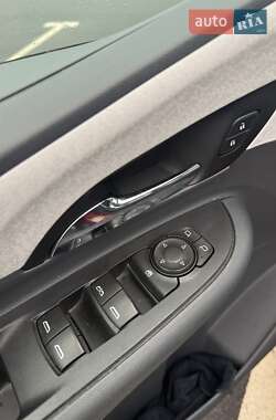 Хэтчбек Chevrolet Bolt EV 2020 в 