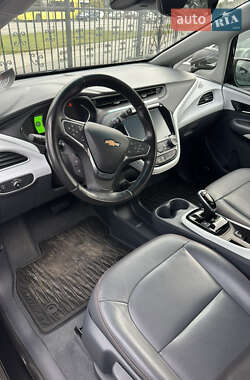 Хэтчбек Chevrolet Bolt EV 2020 в 