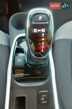 Хэтчбек Chevrolet Bolt EV 2020 в 