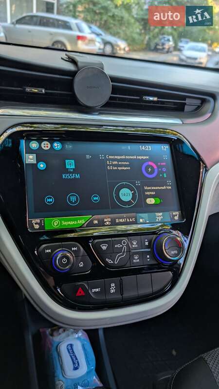 Хэтчбек Chevrolet Bolt EV 2017 в Киеве фото 2 Хэтчбек Chevrolet Bolt EV 2017 в Киеве