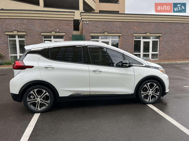Хэтчбек Chevrolet Bolt EV 2018 в Киеве