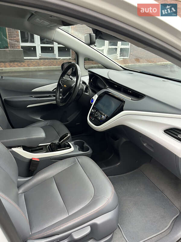 Хэтчбек Chevrolet Bolt EV 2018 в Киеве