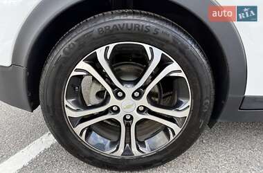 Хэтчбек Chevrolet Bolt EV 2017 в 
