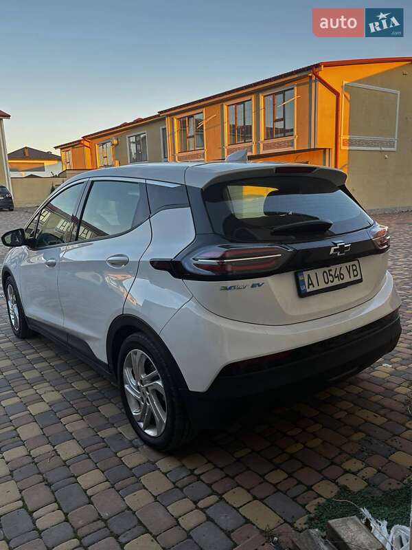 Хэтчбек Chevrolet Bolt EV 2023 в Киеве