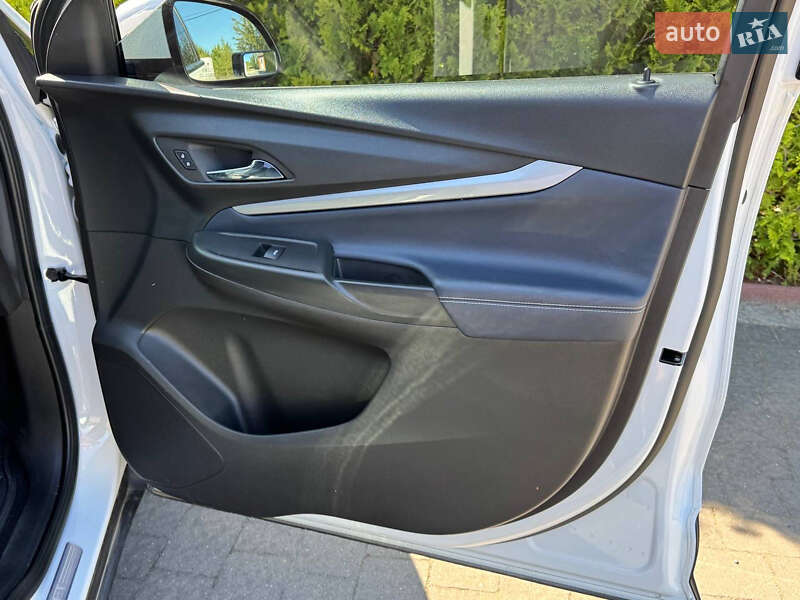 Хэтчбек Chevrolet Bolt EV 2022 в Стрые